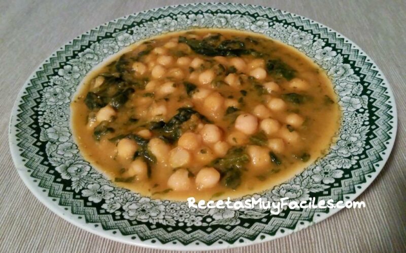 Foto receta garbanzos con espinacas