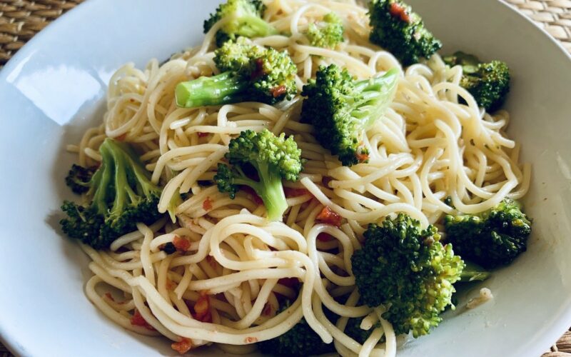 Receta de espaguetis con brócoli y tomate